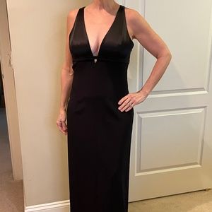 Tahari Black Crepe Gown with Satin Bodice Size 8